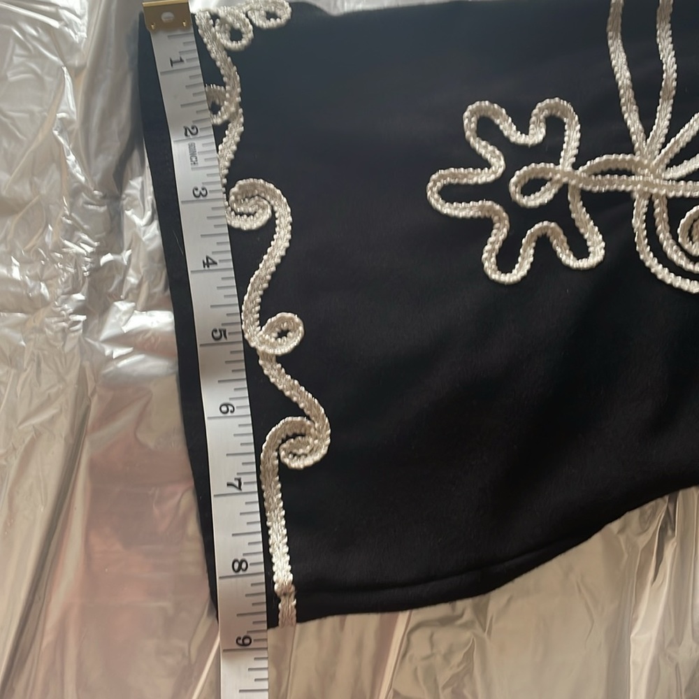 Carole Little. Plus Size 2X. Black Top with White Shiny Embroidered Designs - Picture 8 of 16